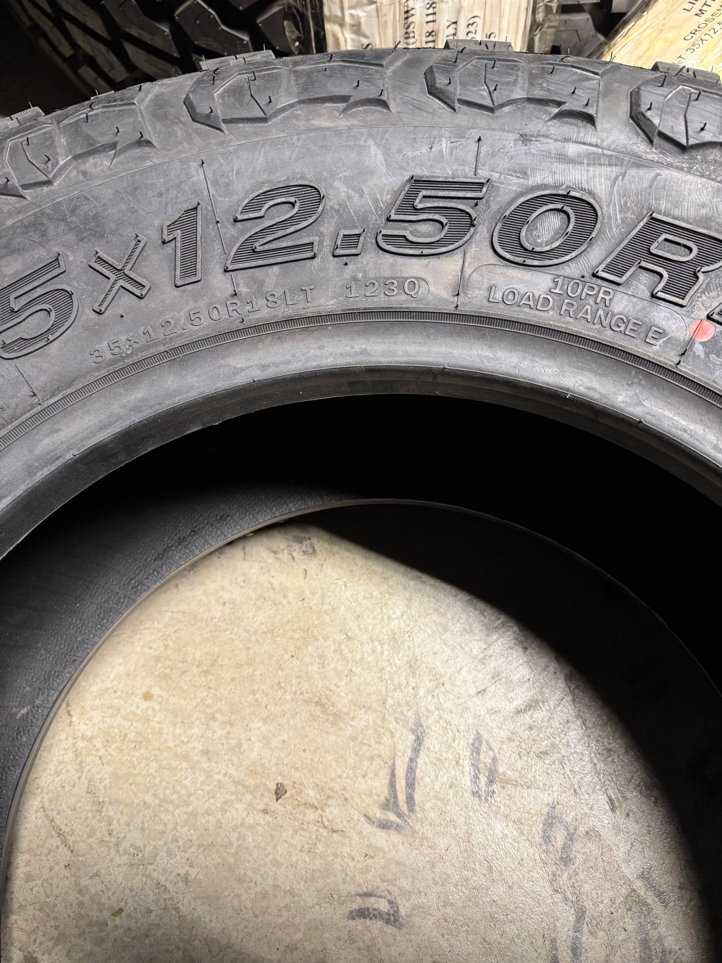 NOS LINGLONG CROSSWIND M/T BSW LT 35 12.5 18 123Q 10PLY MUD TERRAIN TIRE MTR2809LL