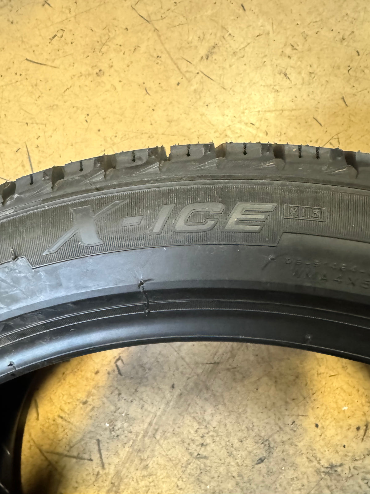 2 NOS MICHELIN X-ICE XI 3 BSW P 245 40 19 98H XL WINTER TIRE 34197