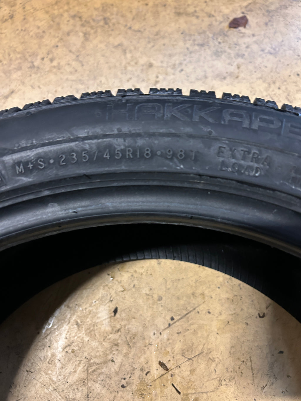 NOKIAN HAKKAPELIITTA R5 EV FOAM BSW P 235 45 18 98T XL WINTER TIRE TF00005