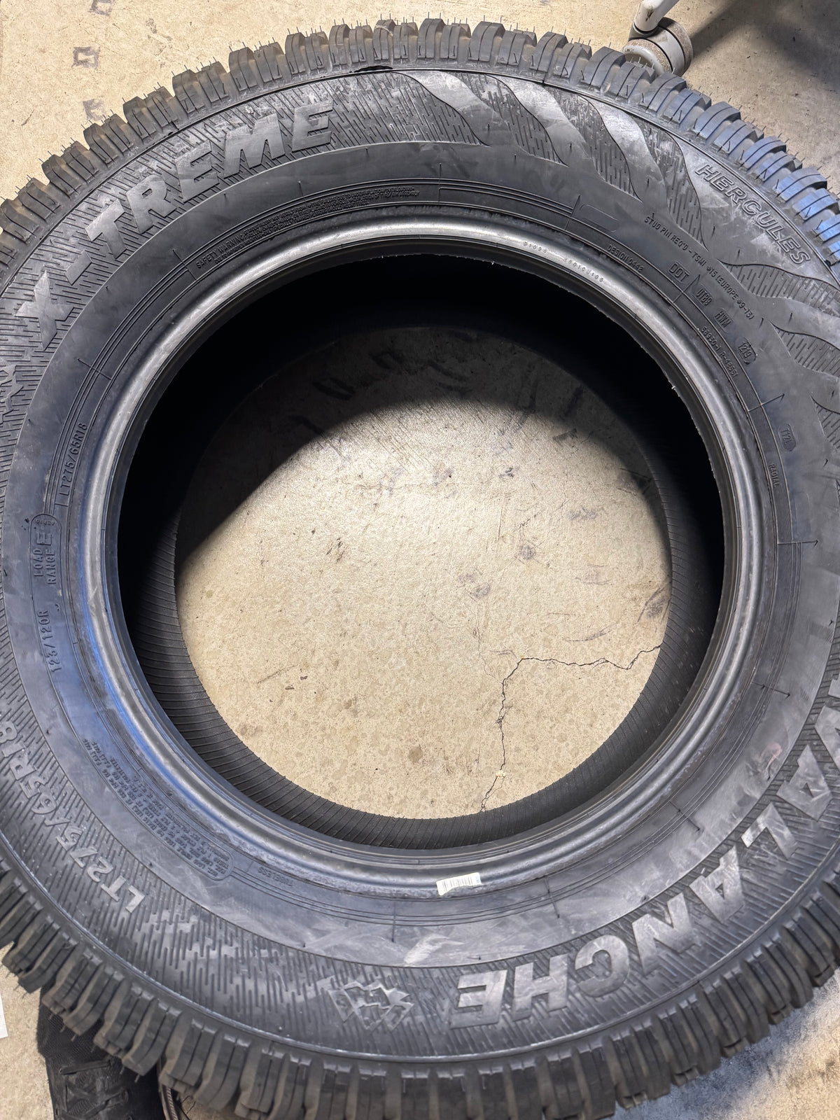 NOS HERCULES X-TREME BSW LT 275 65 18 123/120R 10PLY WINTER TIRE 01766