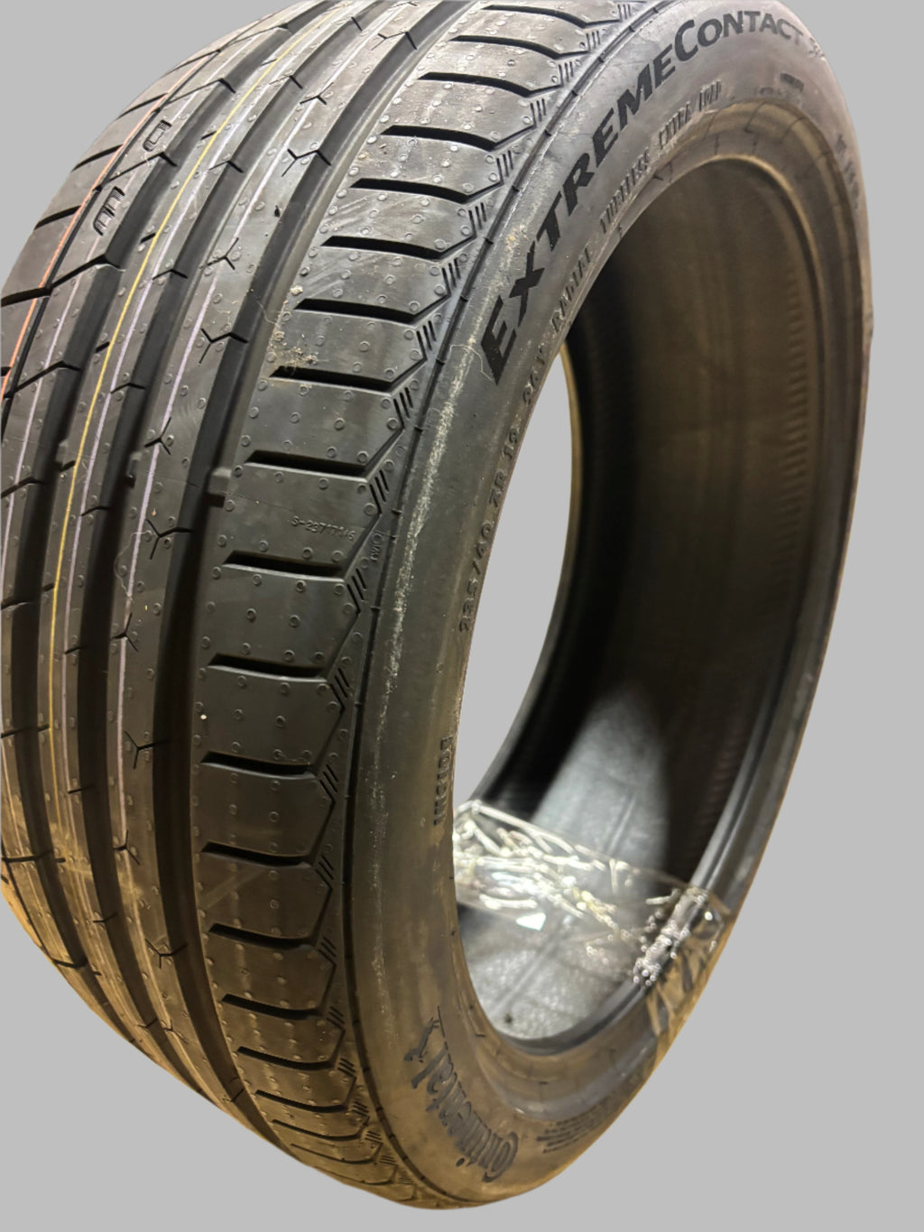 CONTINENTAL EXTREMECONTACT SPORT P 235 40 19 96Y XL UHP TIRE 15507340000
