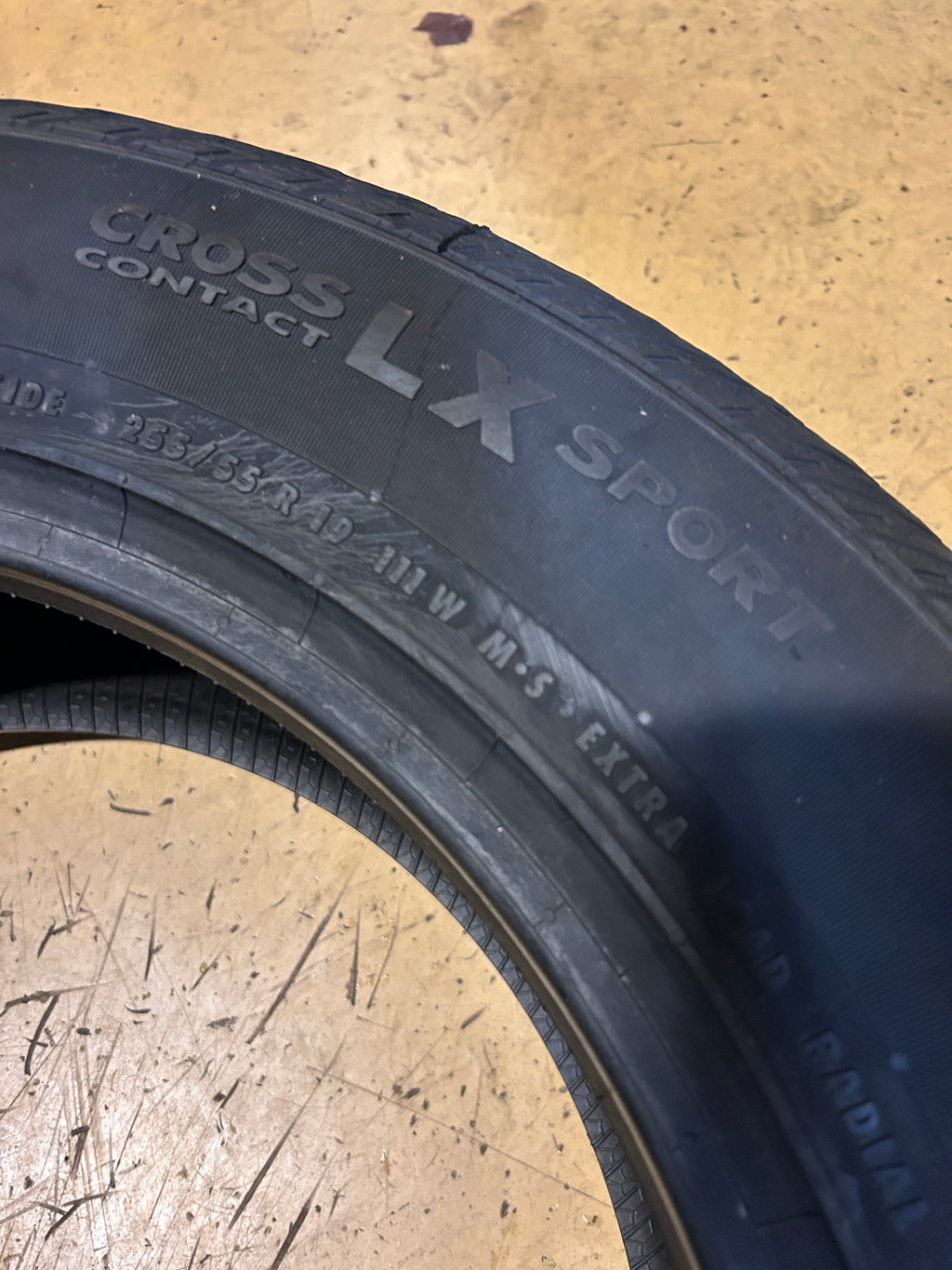 CONTINENTAL CROSSCONTACT LX SPORT BSW P 255 55 119 111W XL ALL SEASON TIRE 03593410000