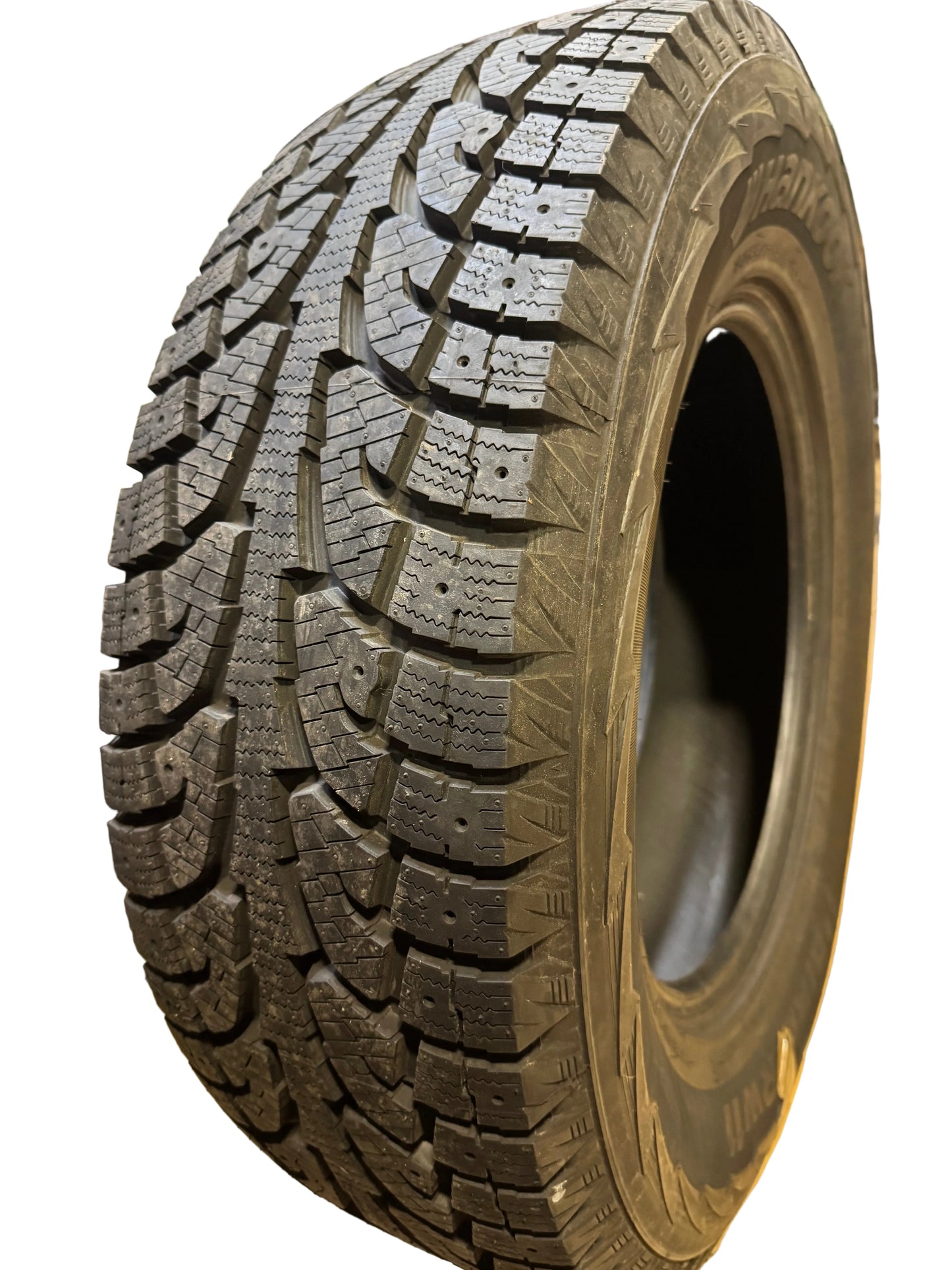NOS HANKOOK I PIKE RW11 (STUDABLE) BSW P 255 70 18 112T WINTER TIRE 1009536