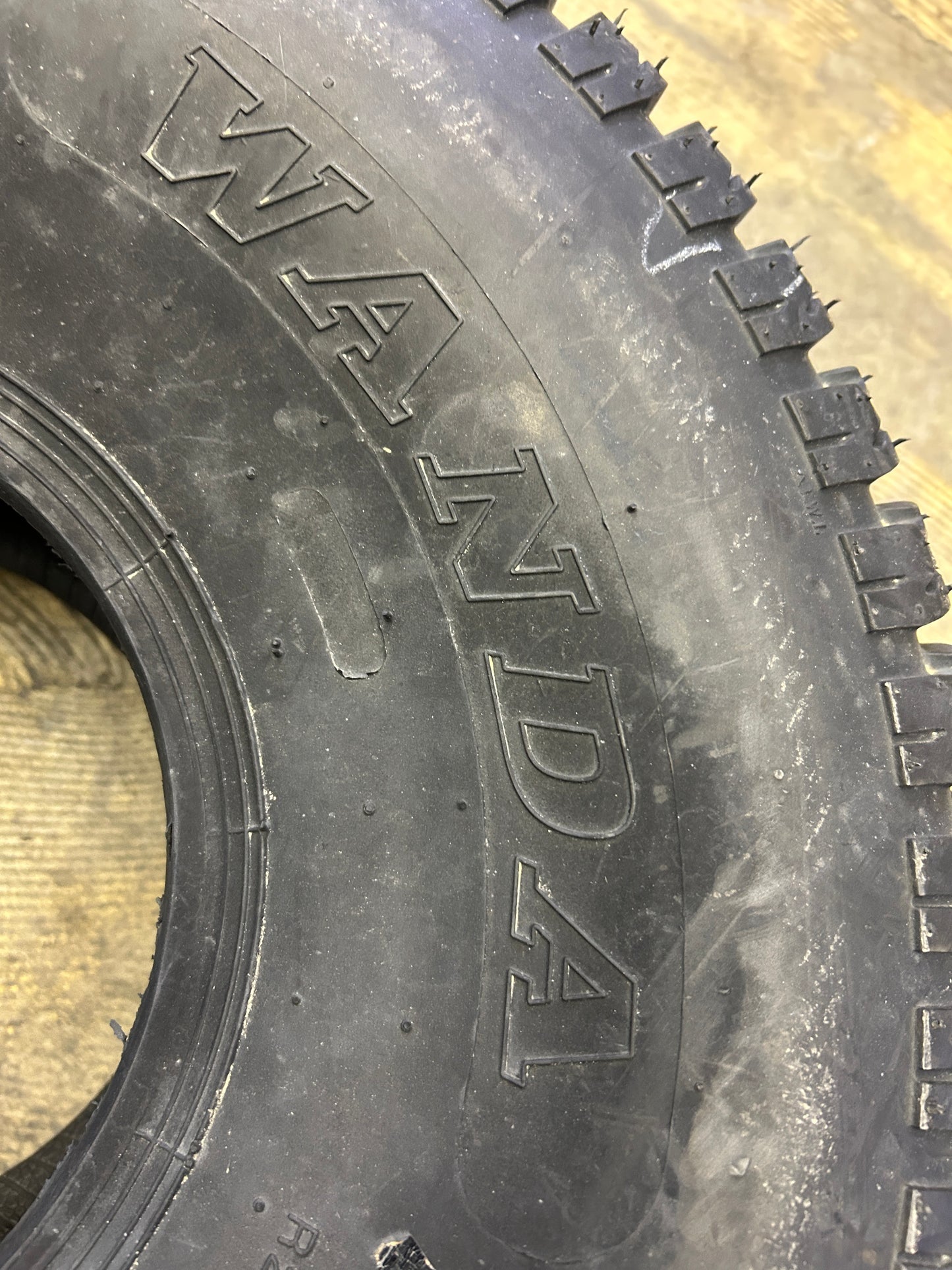 WANDA P532 BSW  22.5 10-00-8 4PLY LAWN TIRE P532WD3