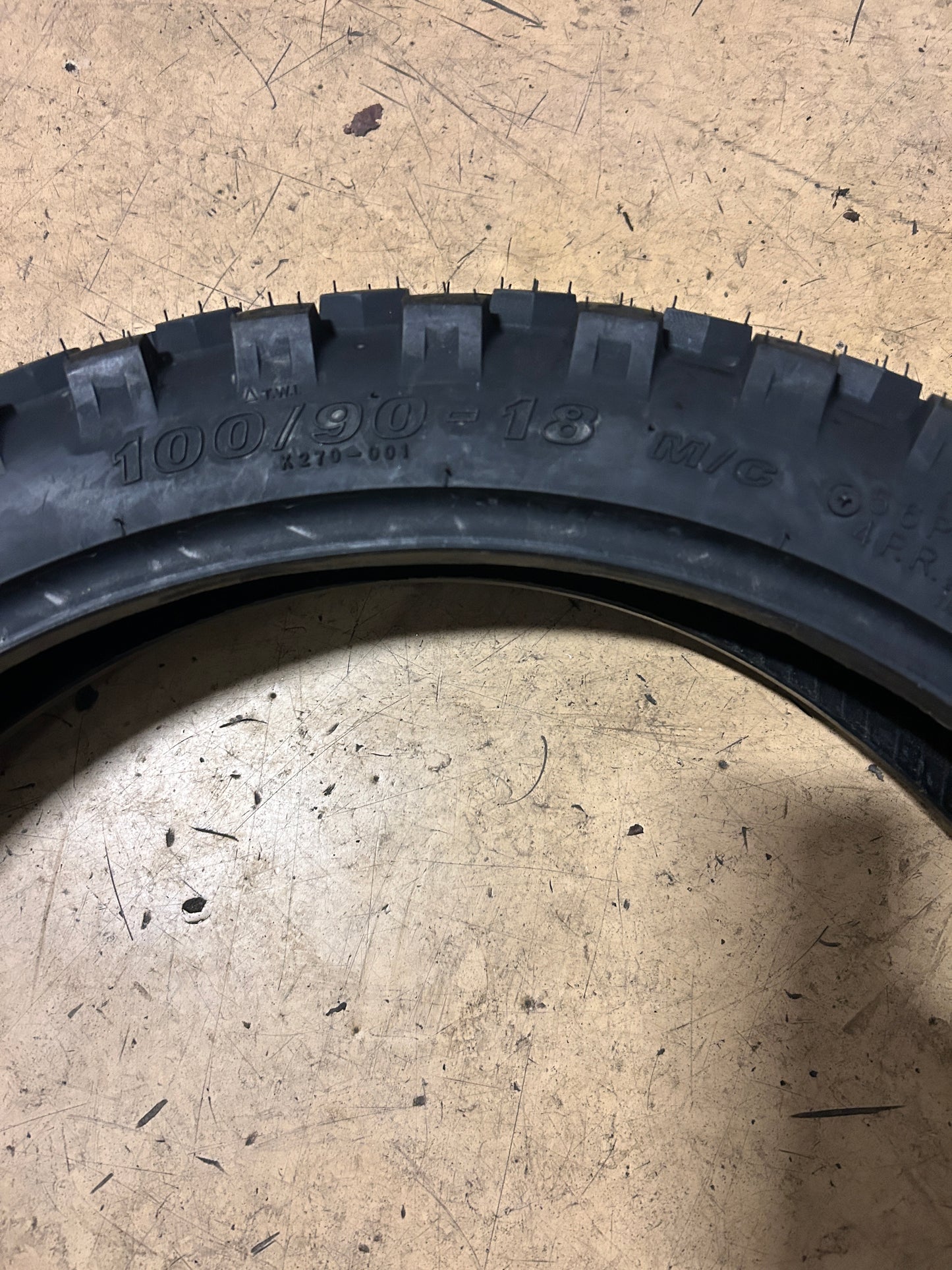 KENDA K270 BSW 100 90 18 56P REAR DIRT BIKE TIRE 042701805C1