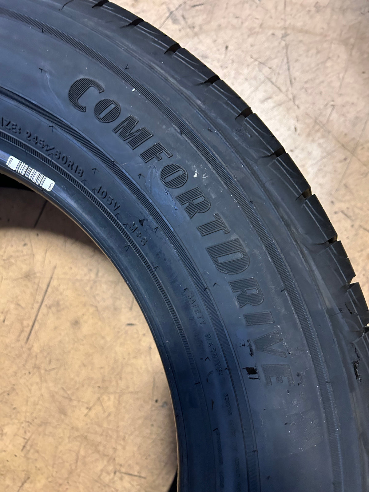 GOODYEAR ASSURANCE COMFORTDRIVE BSW P 245 60 18 105V  ALL SEASON TIRE 413012582