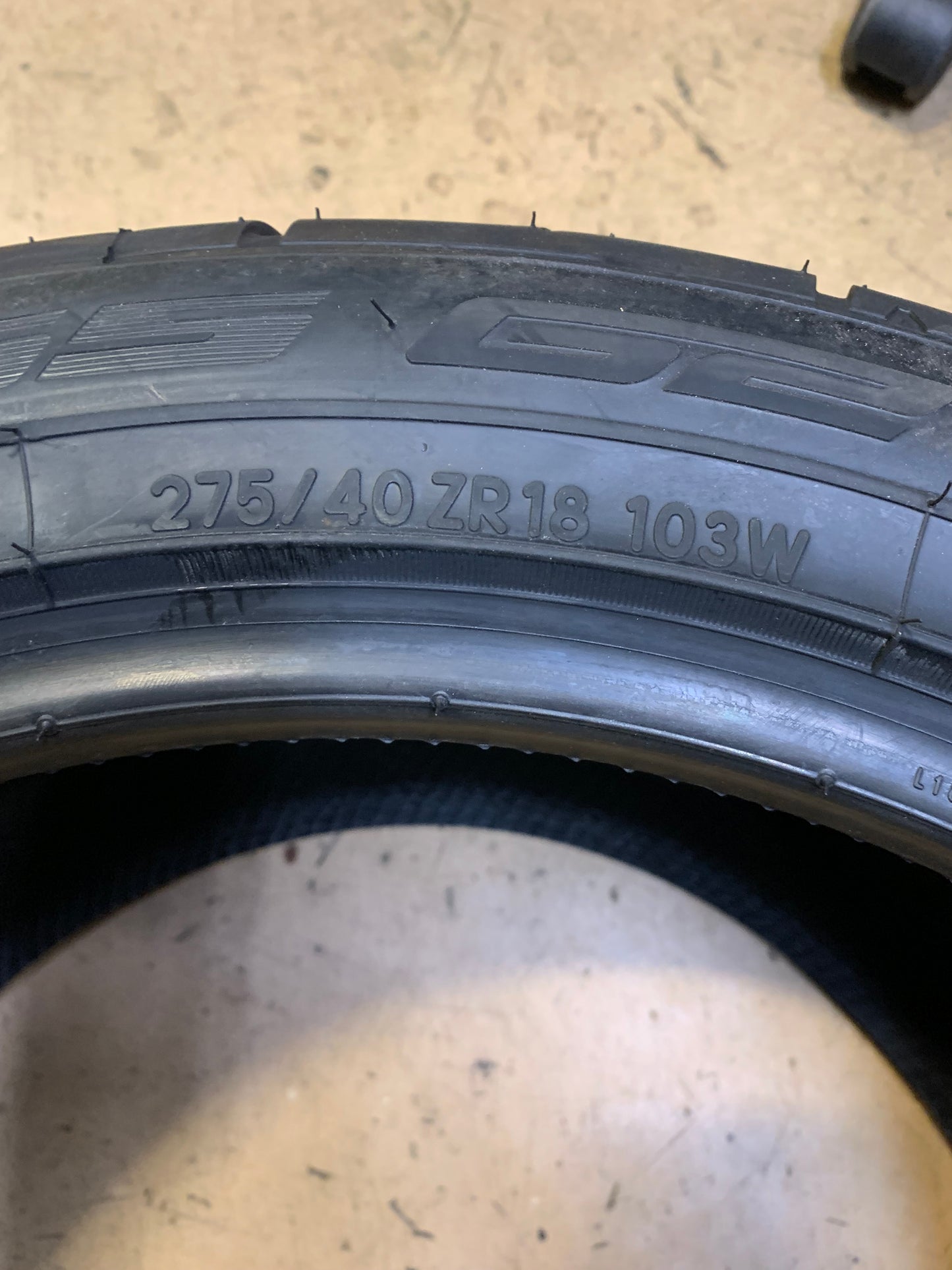 NITTO NT555 G2 BSW P  275 40 18 103W UHP TIRE 211050