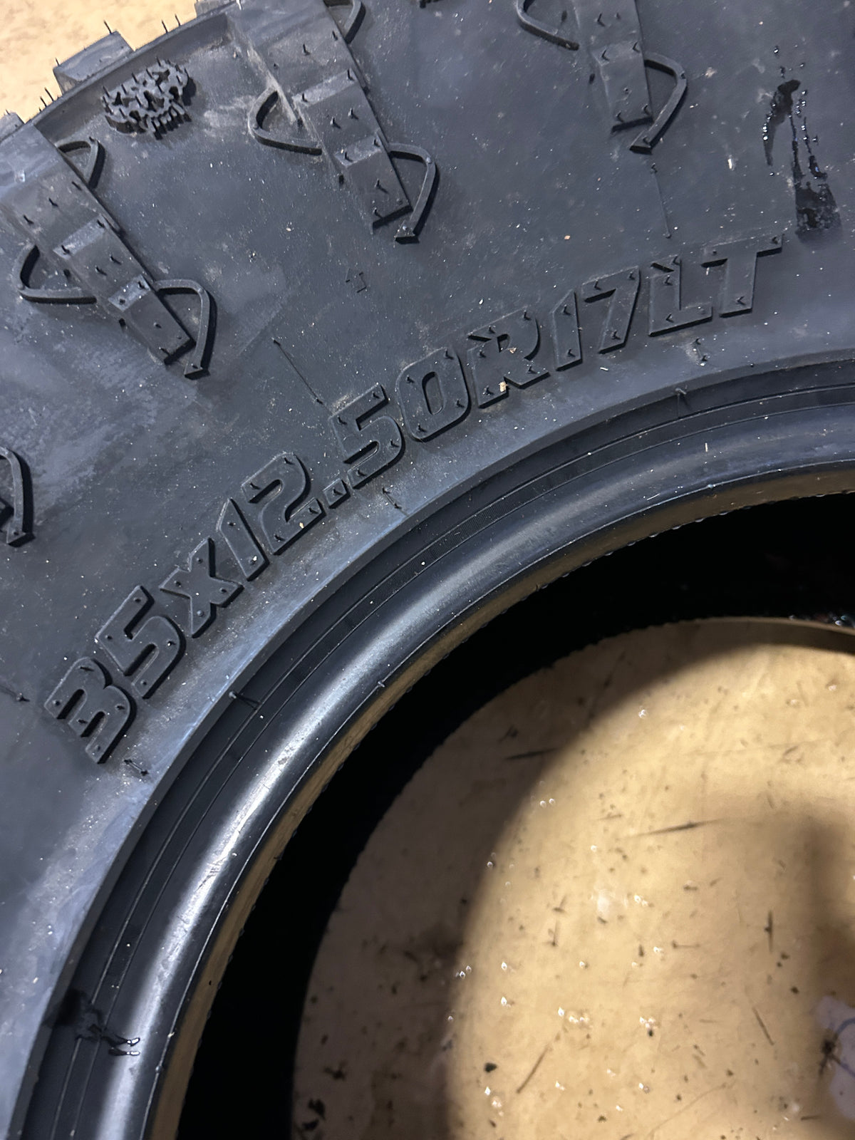 RADAR RENEGADE R/T BSW LT 35 12.5 17 125Q 10PLY RUGGED TIRE RASYTH0265