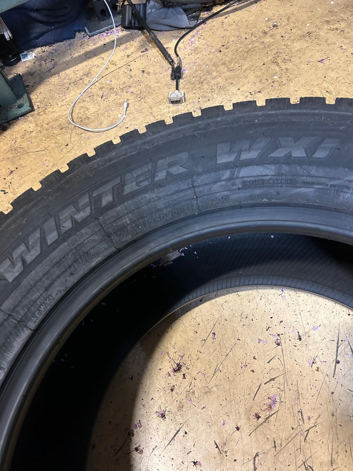 NOS ARCTIC CLAW WINTER WXI BSW LT 35 12.5 20 121Q 10PLY WINTER TIRE ARC43