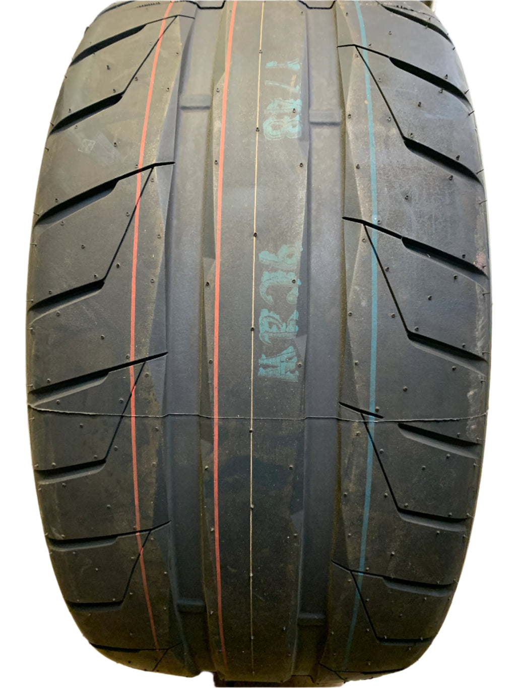 NITTO NT05 BSW P  275 40 17 98W PERFORMANCE TIRE 207010