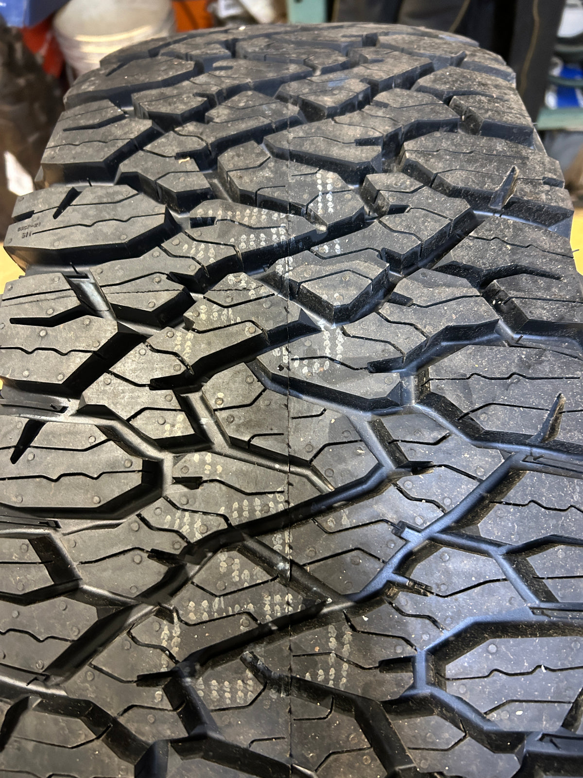 BFGOODRICH ALL-TERRAIN T/A KO3 RWL LT 37 12.5 17 128R 12PLY  TIRE 01080