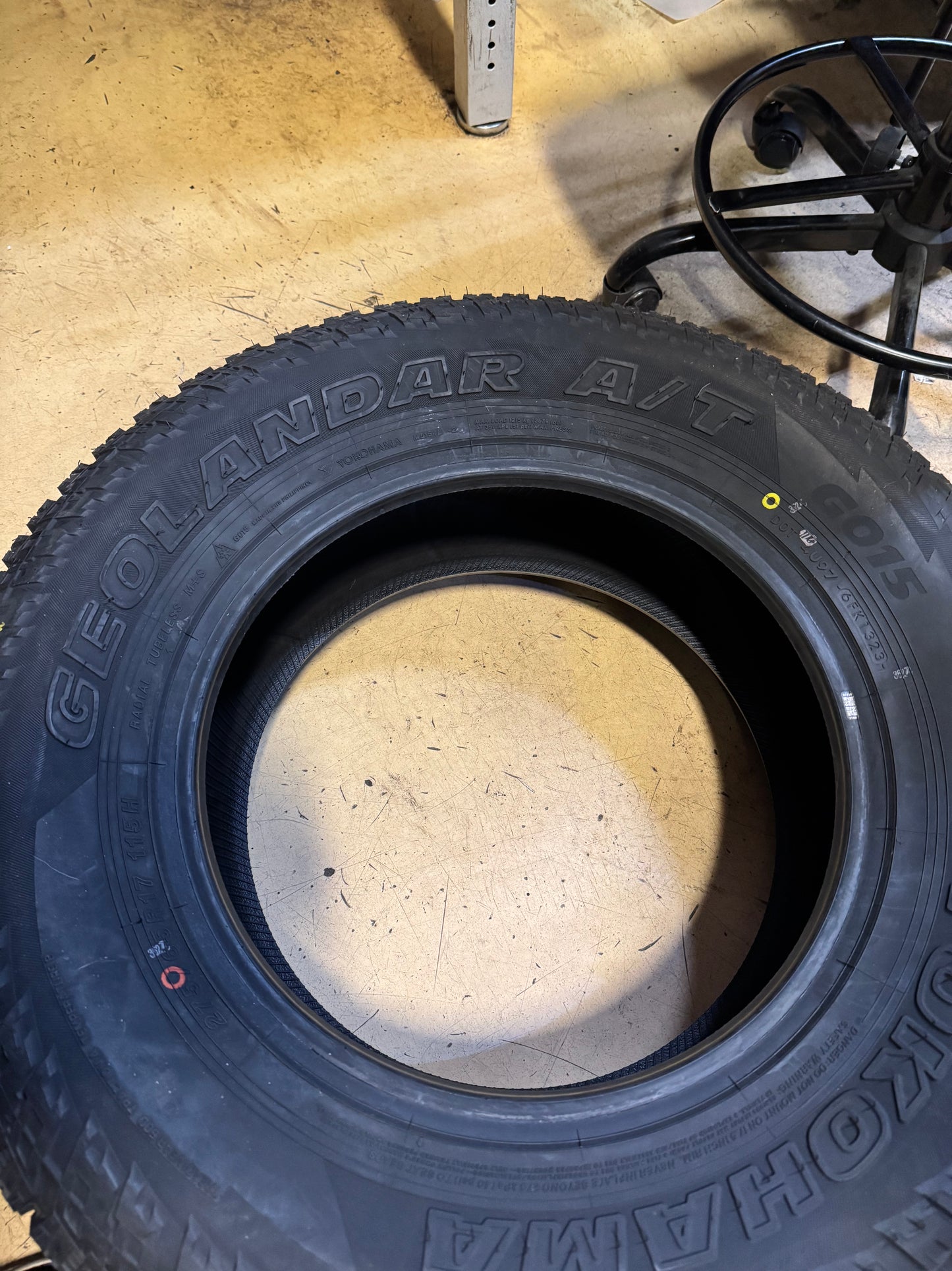 NOS YOKOHAMA GEOLANDAR A/T G015 BSW P 275 65 17 115H ALL TERRAIN TIRE 110101579