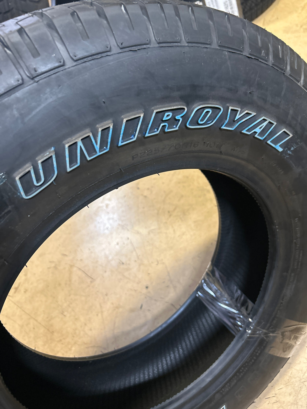 2 UNIROYAL LAREDO CROSS COUNTRY TOUR BSW P 225 70 16 101T ALL SEASON 83997