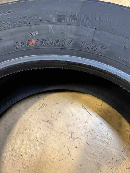 YOKOHAMA AVID TOURING-S BSW P 235 65 17 104T ALL SEASON TIRE 110131829