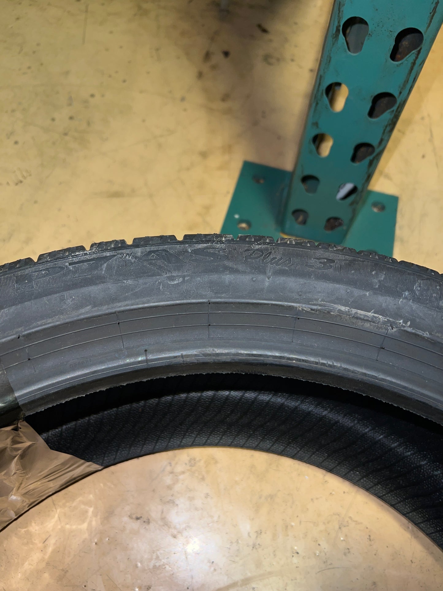 2 PIRELLI P7 AS PLUS 3 P 235 40 19 96V XL ALL SEASON TIRE 3916700