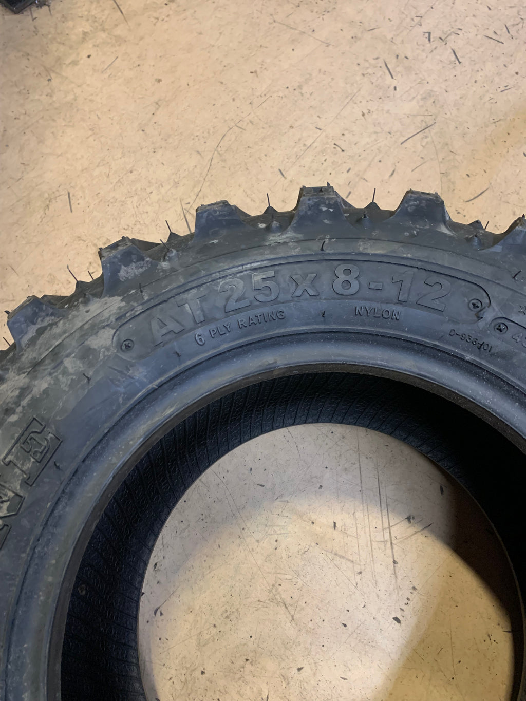 NOS DEESTONE MUD CRUSHER D936 BSW   25 8 12 43F 6PLY ATV/UTV TIRE T25812005