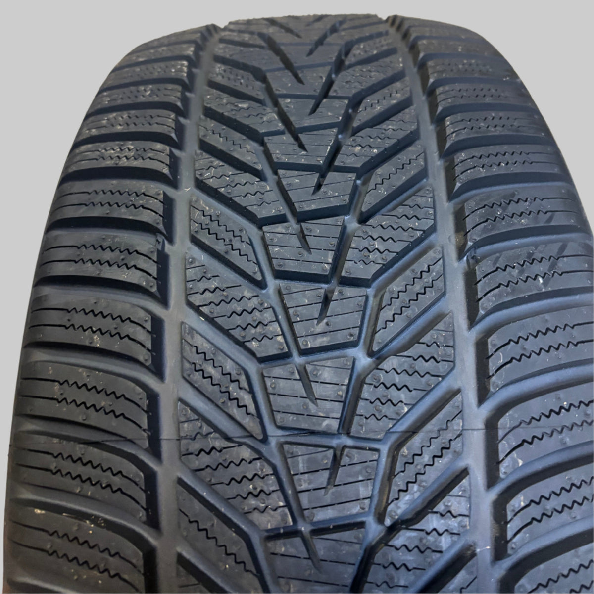 2 HANKOOK WINTER ICEPT EVO3 W330 P 245 45 18 100V XL WINTER SNOW TIRES 1026307