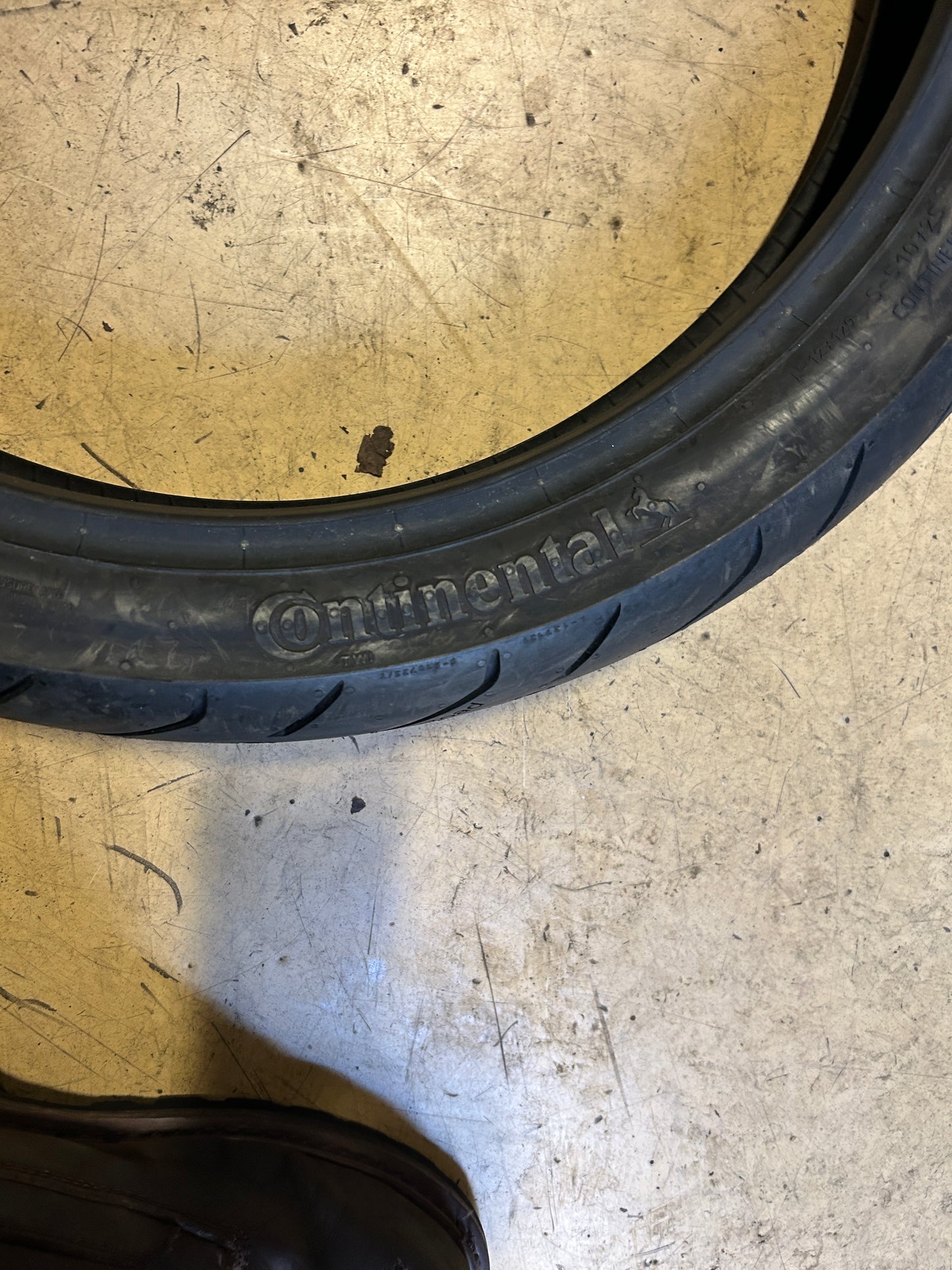 CONTINENTAL CONTIROAD BSW 100 80 17 52S FRONT MOTORCYCLE TIRE 2404290000