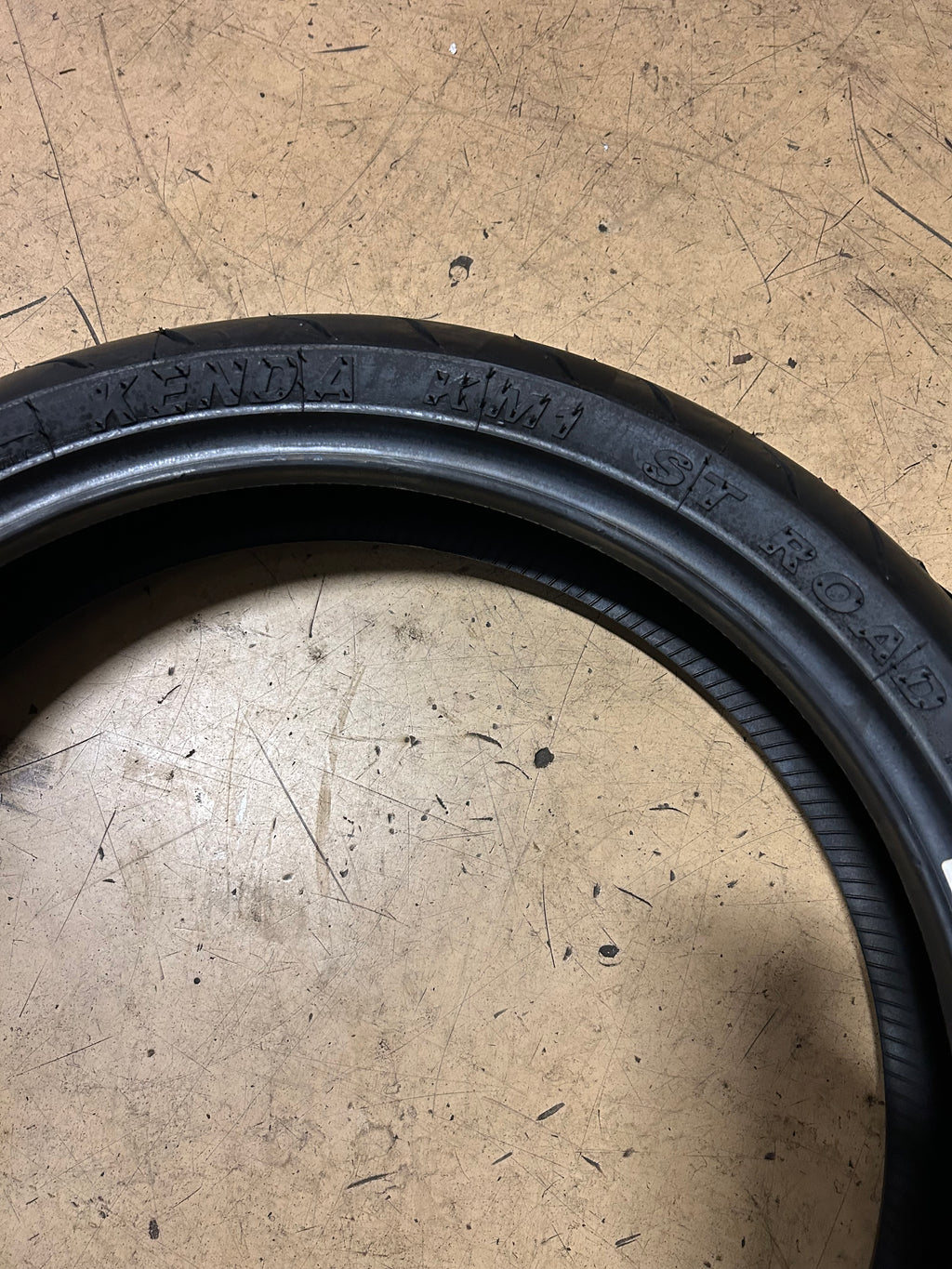 KENDA KM1 ST ROAD BSW 110 70 17 54H FRONT MOTORCYCLE TIRE 0400106