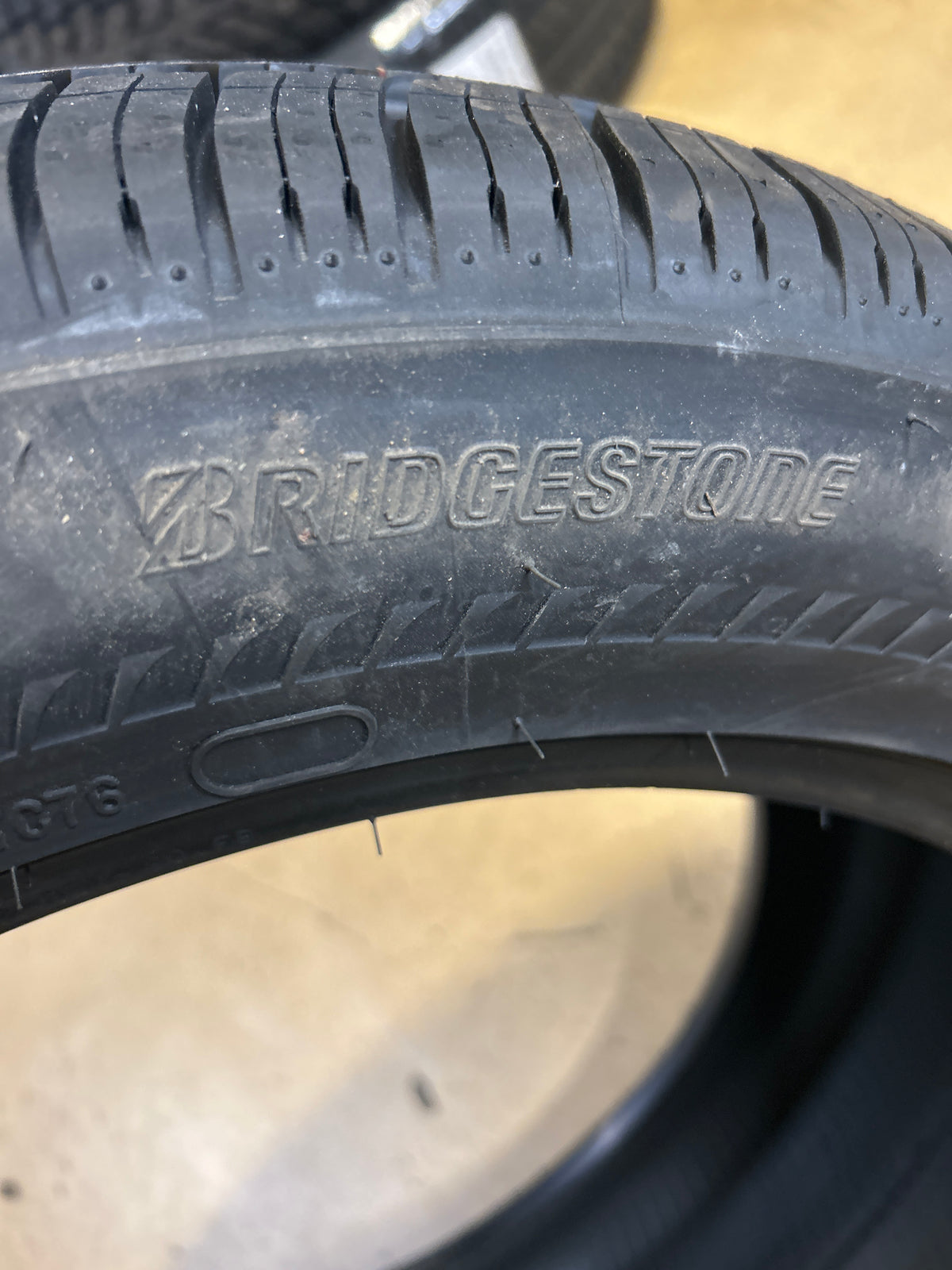 BRIDGESTONE DRIVEGUARD+ RFT BSW P275 45 20 XL 110H ALL SEASON TIRE 020055