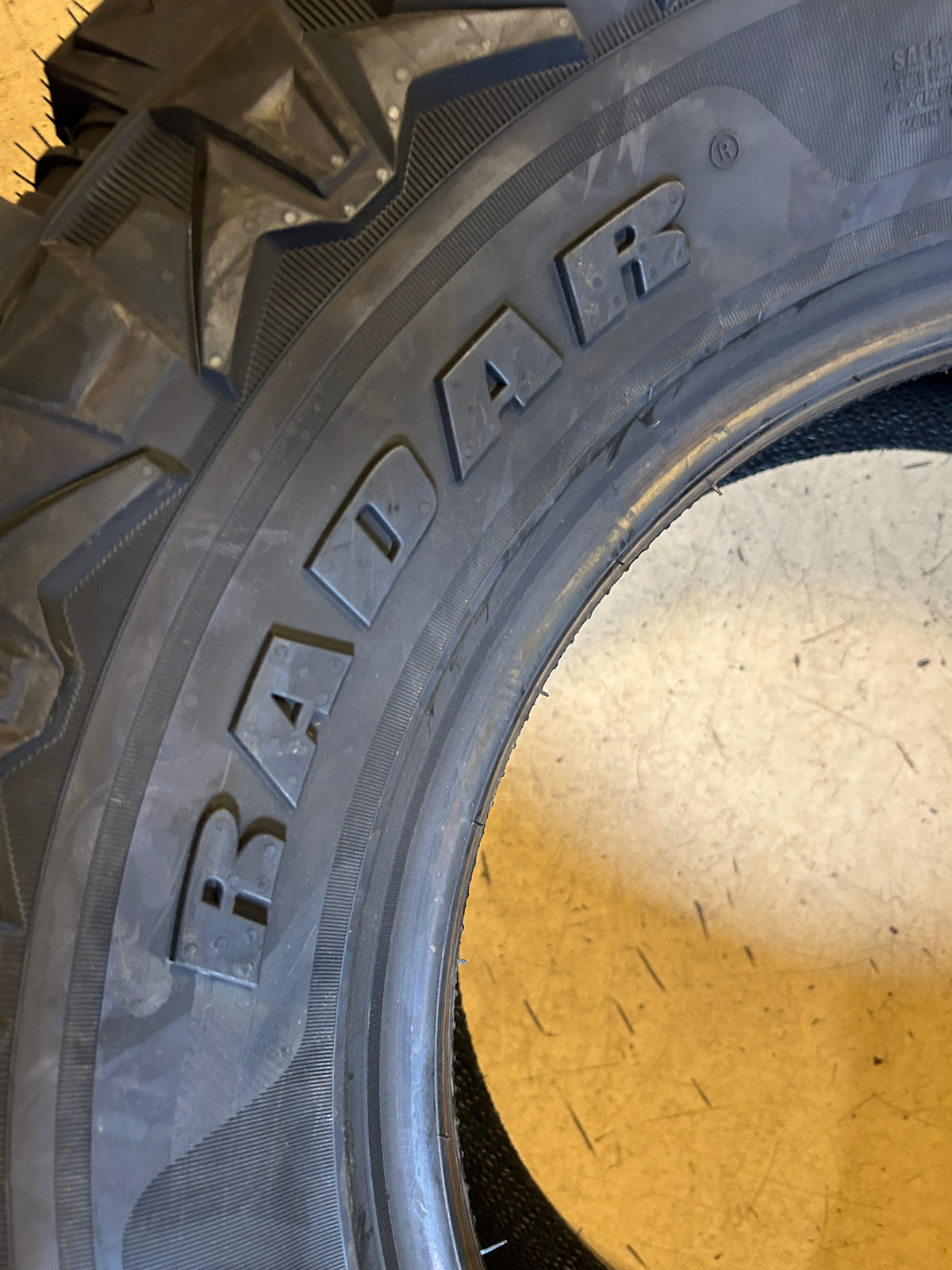 RADAR RENEGADE-X BSW LT 295 70 17 128/125Q 10PLY MUD TIRE RACSTH0090