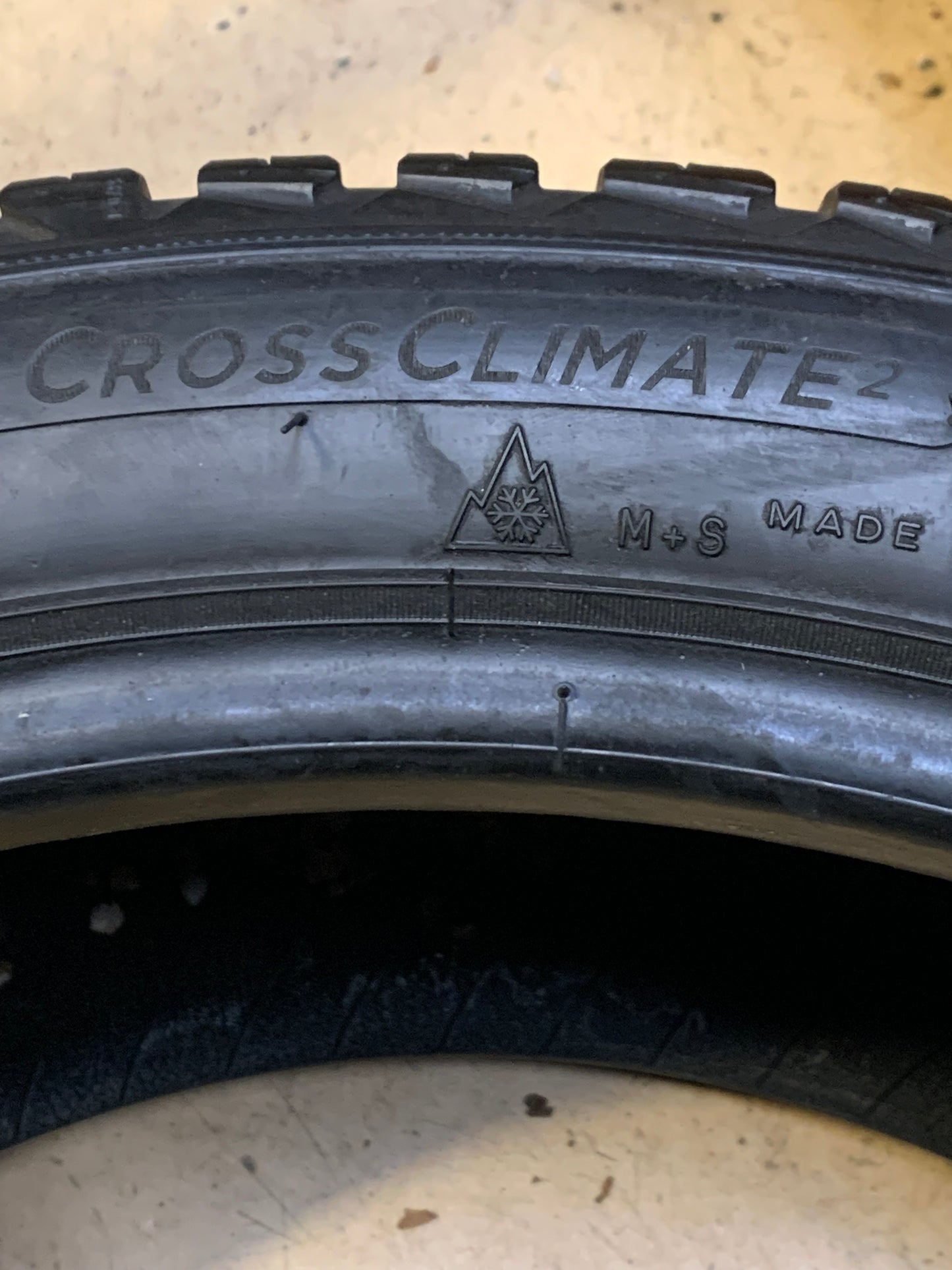 MICHELIN CROSSCLIMATE 2 BSW P 245 40 20 99W XL ALL SEASON TIRE 52079