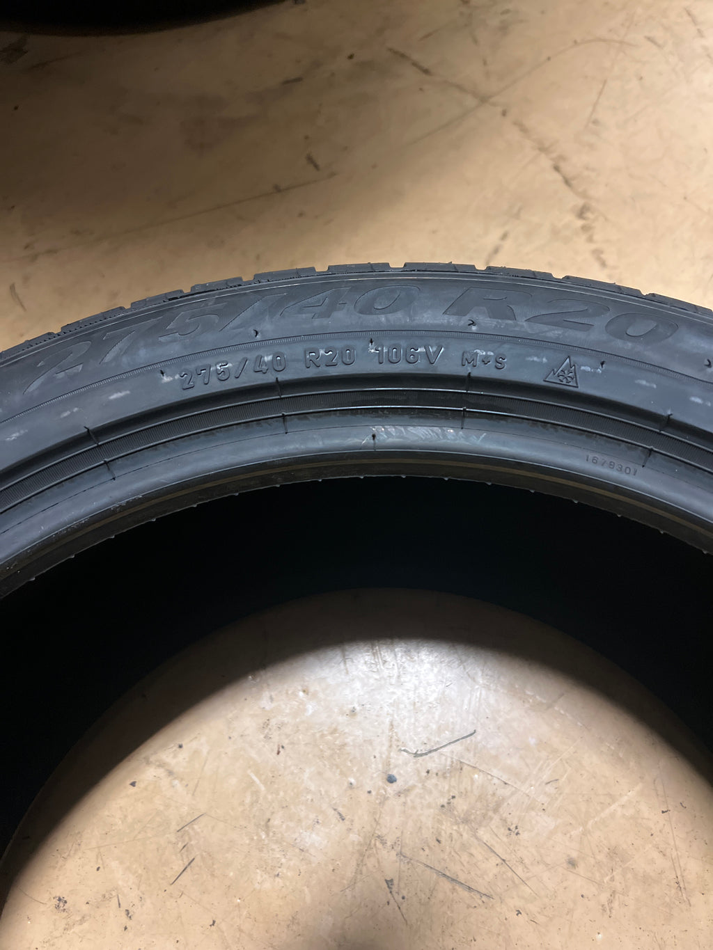 2 NOS PIRELLI SCORPION WINTER N1 P 275 40 20 106V XL WINTER  TIRE 2792400