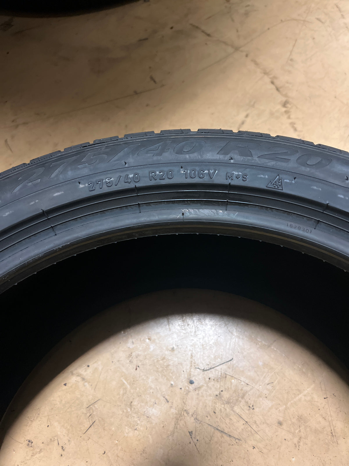 2 NOS PIRELLI SCORPION WINTER N1 P 275 40 20 106V XL WINTER  TIRE 2792400