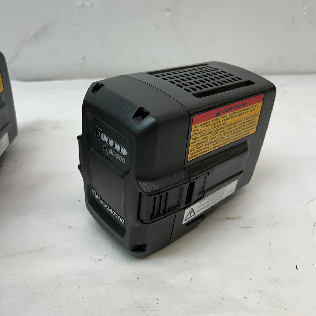 HUSQVARNA CORDLESS CORE DRILL W/ 2 BATTERIES & CHARGER DM 540I