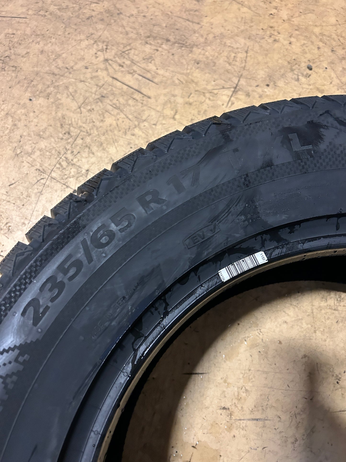 2 CONTINENTAL VIKING CONTACT 8 BSW P 235 65 17 108T XL WINTER TIRE 03457820000