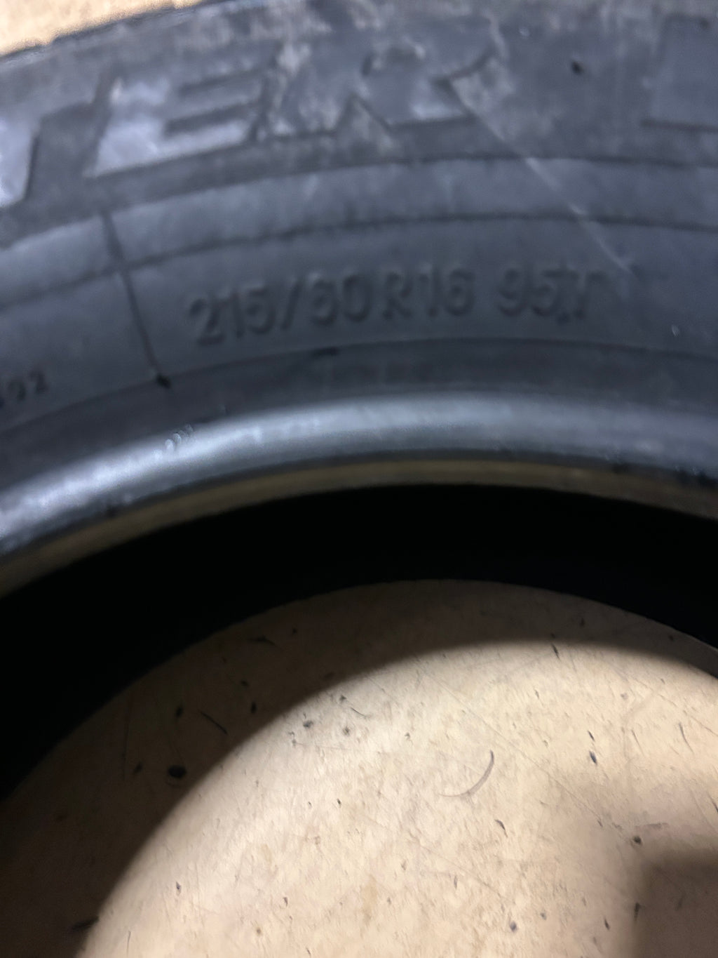 VANGUARD ARCTIC CLAW WINTER WXI BSW P 215 60 16 95T WINTER TIRE ARC48