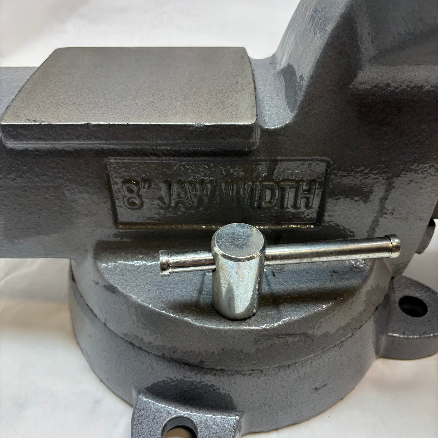 WILTON MECHANICS VISE 8” JAW WITH SWIVEL BASE 21800