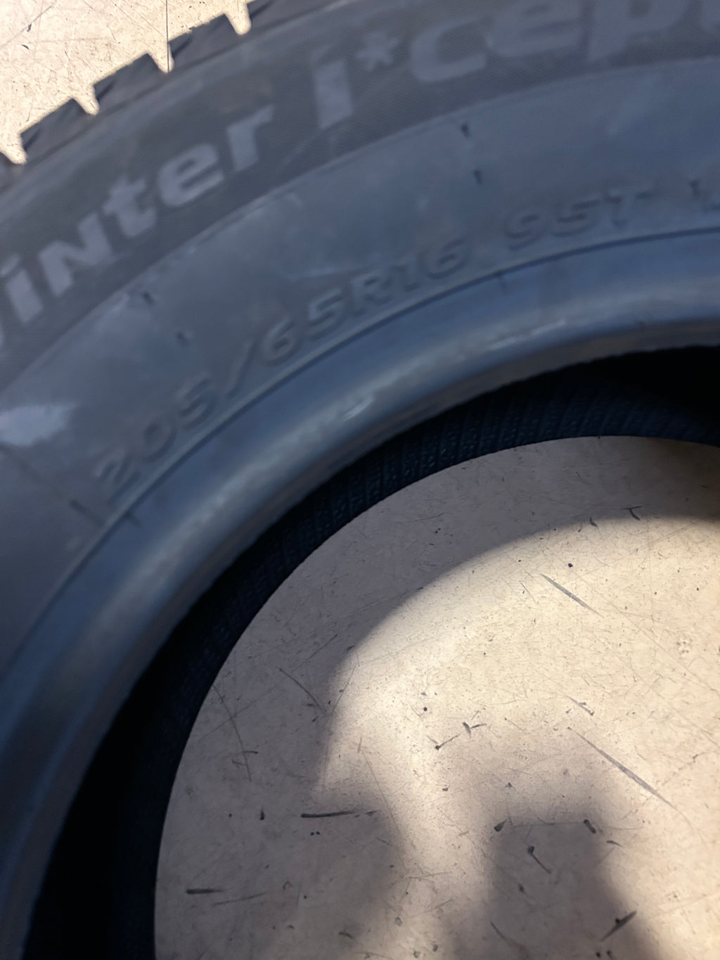 NOS HANKOOK WINTER ICEPT IZ2 BSW P 205 65 16 95T WINTER TIRE 1020344