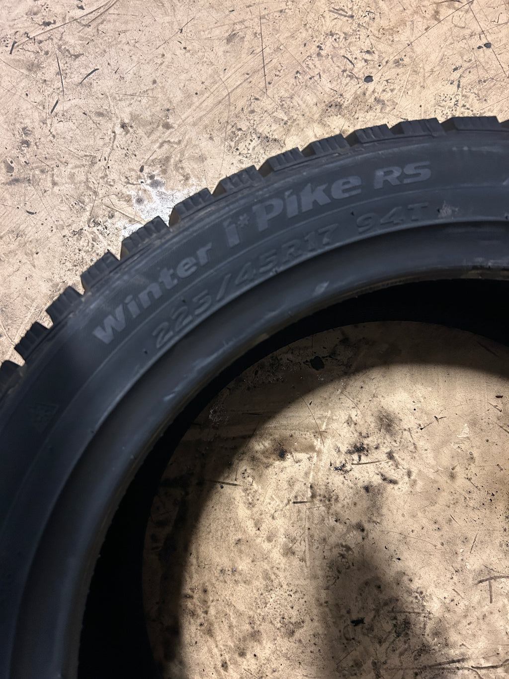 NOS HANKOOK WINTER PIKE RS BSW P 225 45 17 94T WINTER TIRE 1014410