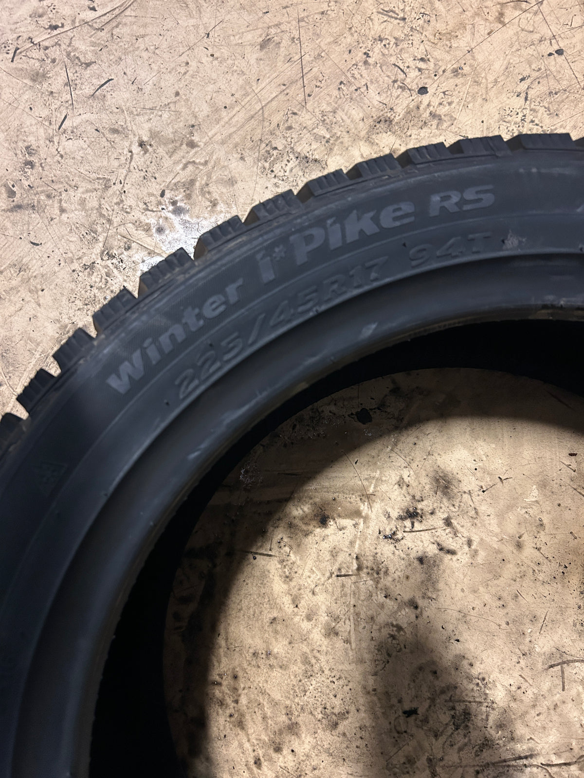 NOS HANKOOK WINTER PIKE RS BSW P 225 45 17 94T WINTER TIRE 1014410