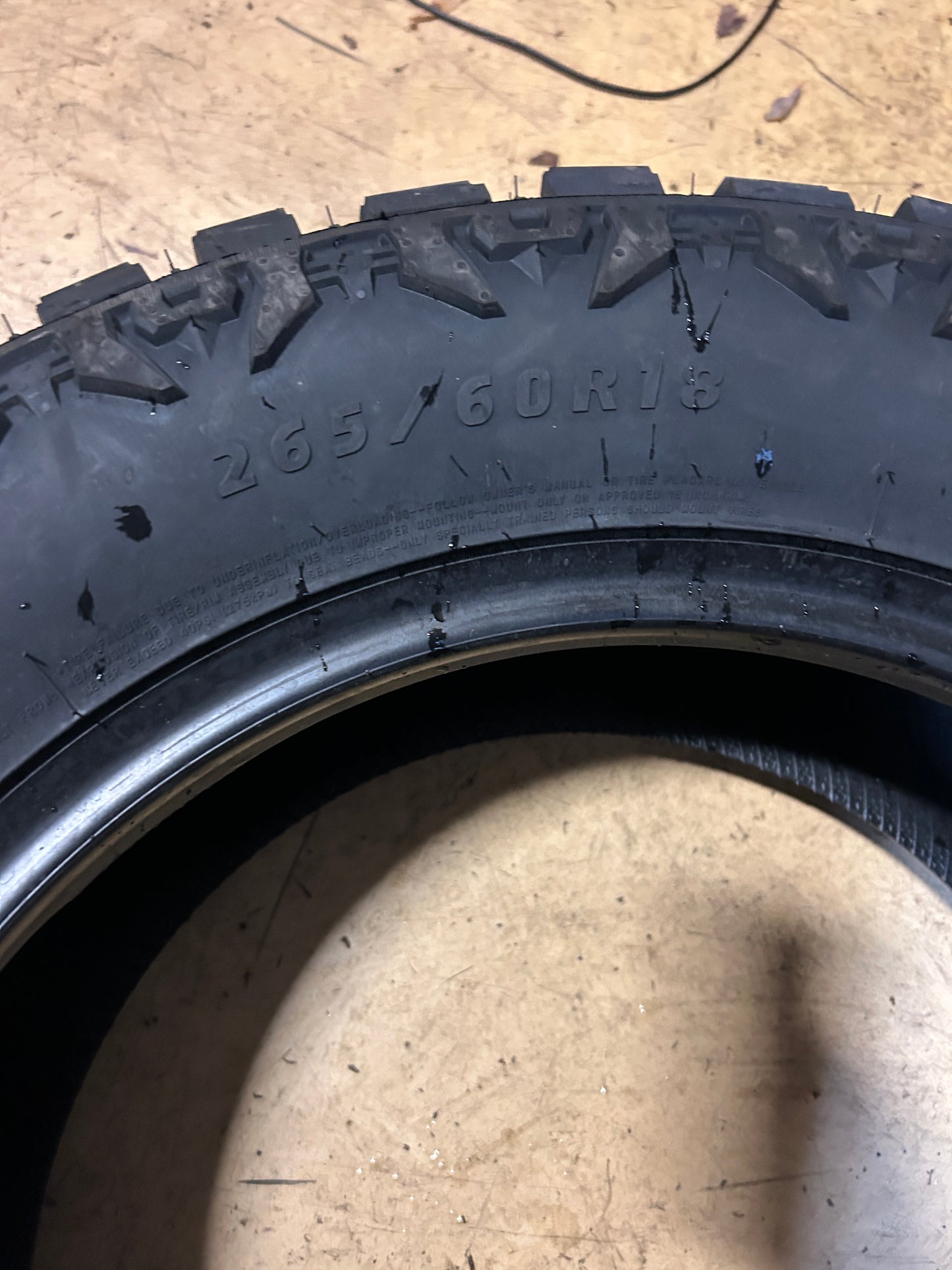 SUMMIT TRAIL CLIMBER RT BSW P 265 60 18 114S XL RUGGED TERRAIN TIRE 1600696