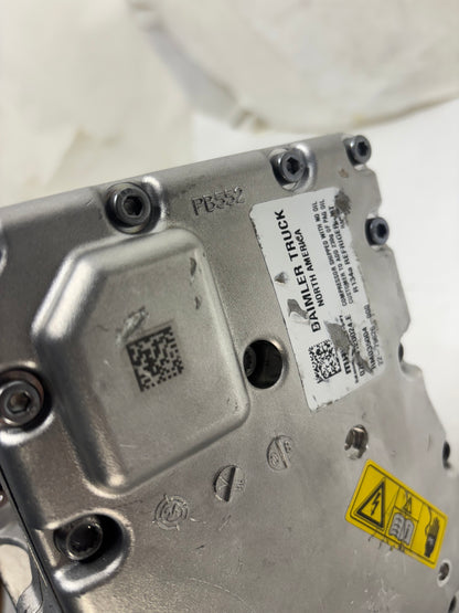 FREIGHTLINER AC COMPRESSOR 57CC 400V ERC MAHLE 22-79626-000 DAMAGED - 1