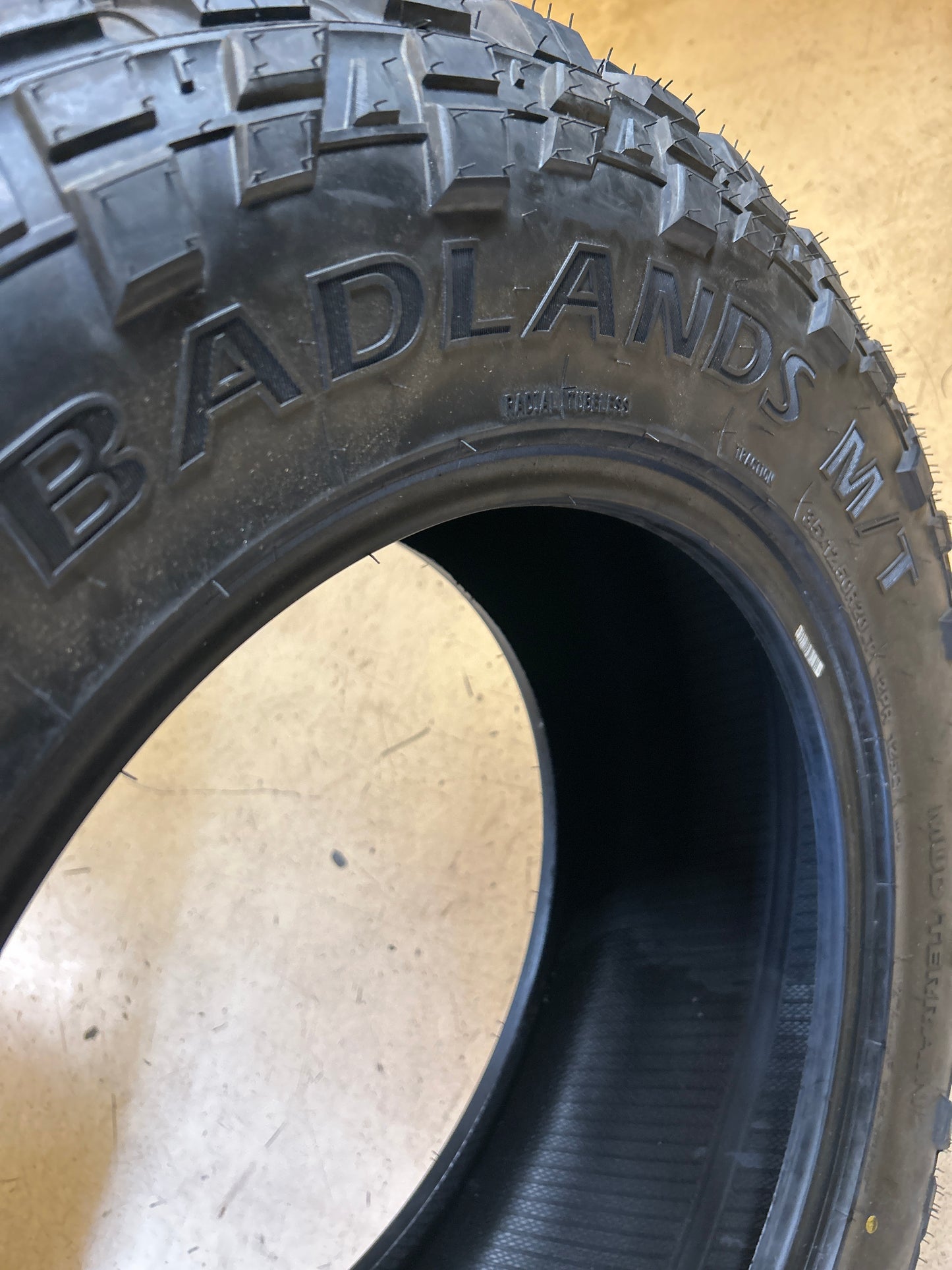 MASTERTRACK BADLANDS M/T BSW LT35 12.5 20 125Q 12PLY TIRE MASTMT013