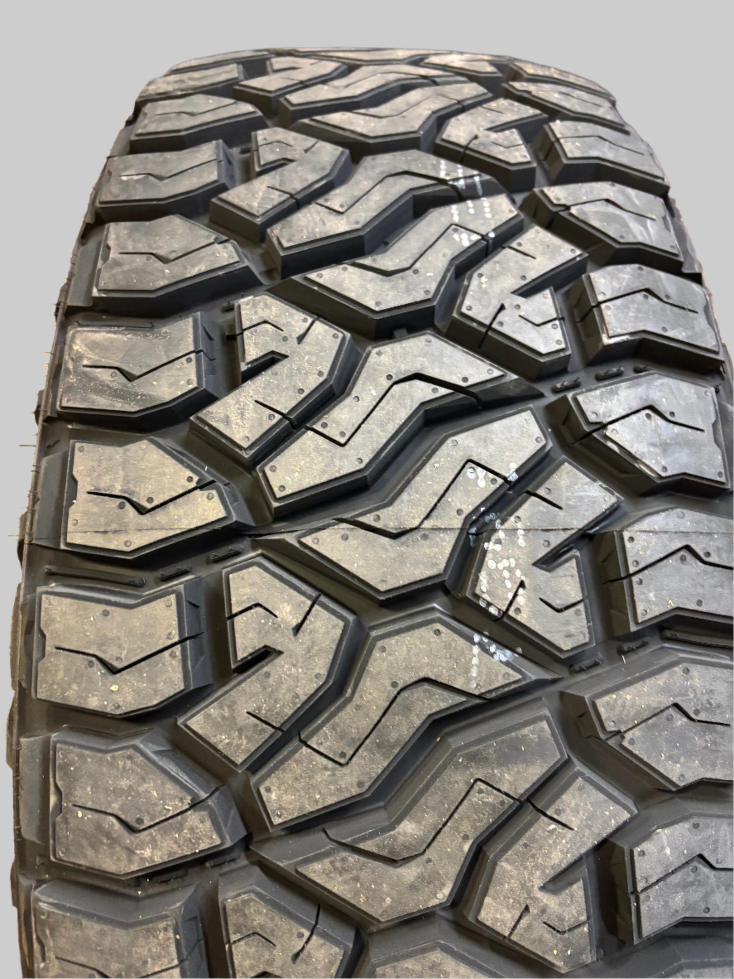 VENOM POWER TERRA HUNTER R/T + BSW LT 35X12.5R22 121Q LRF 12 PLY RUGGED TERRAIN  TIRE TVPRT20N