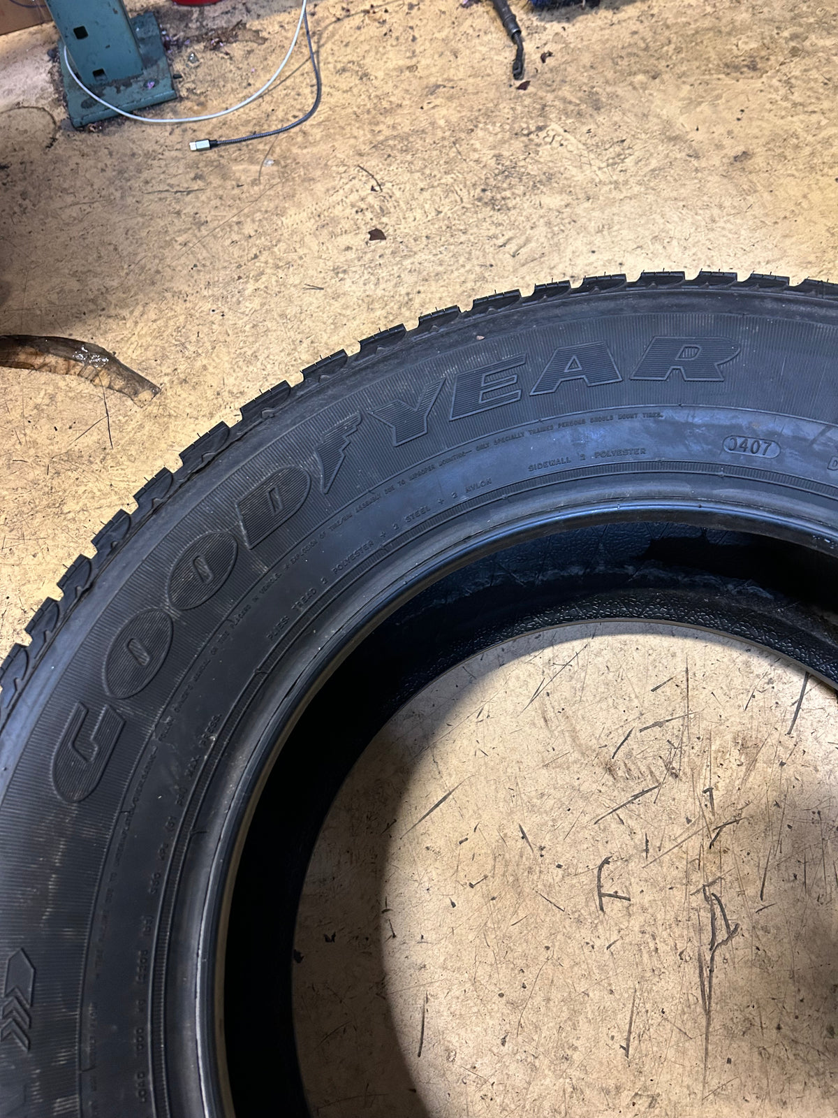 NOS GOODYEAR EAGLE ULTRA GRIP BSW P 265 60 17 108H WINTER TIRE 166043528