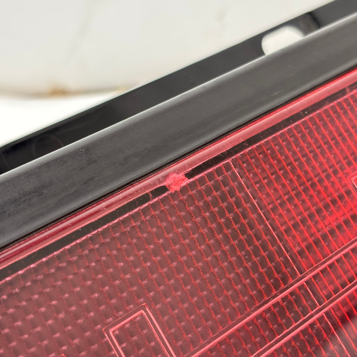 USED GENUINE PORSCHE CARREA 911 84-86 REAR CENTER PANEL LIGHT 0018439R38