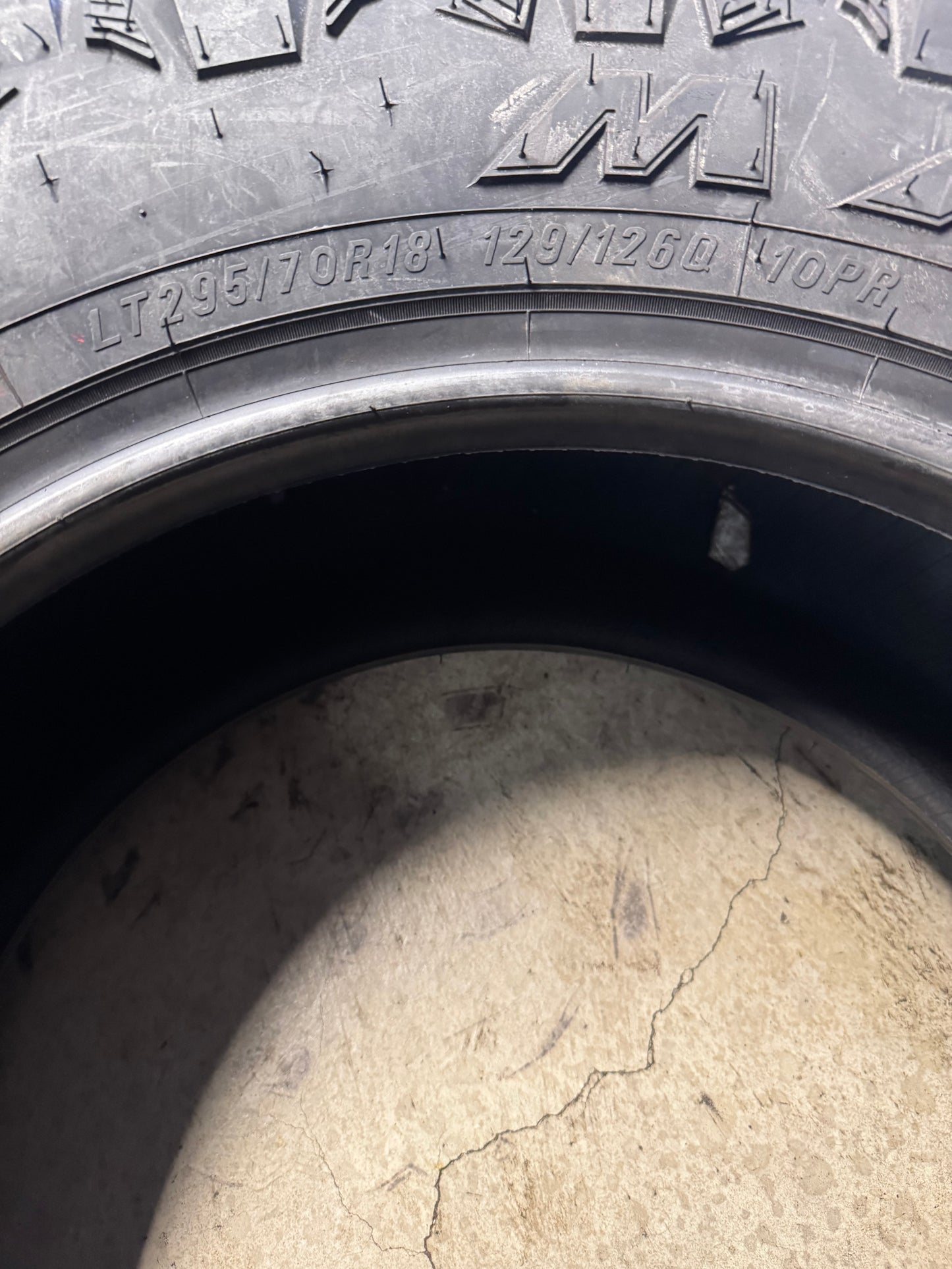 NOS MAXXIS RAZR MT BSW LT 295 70 18 129/126Q 10PLY MUD TERRAIN TIRE TL00421100