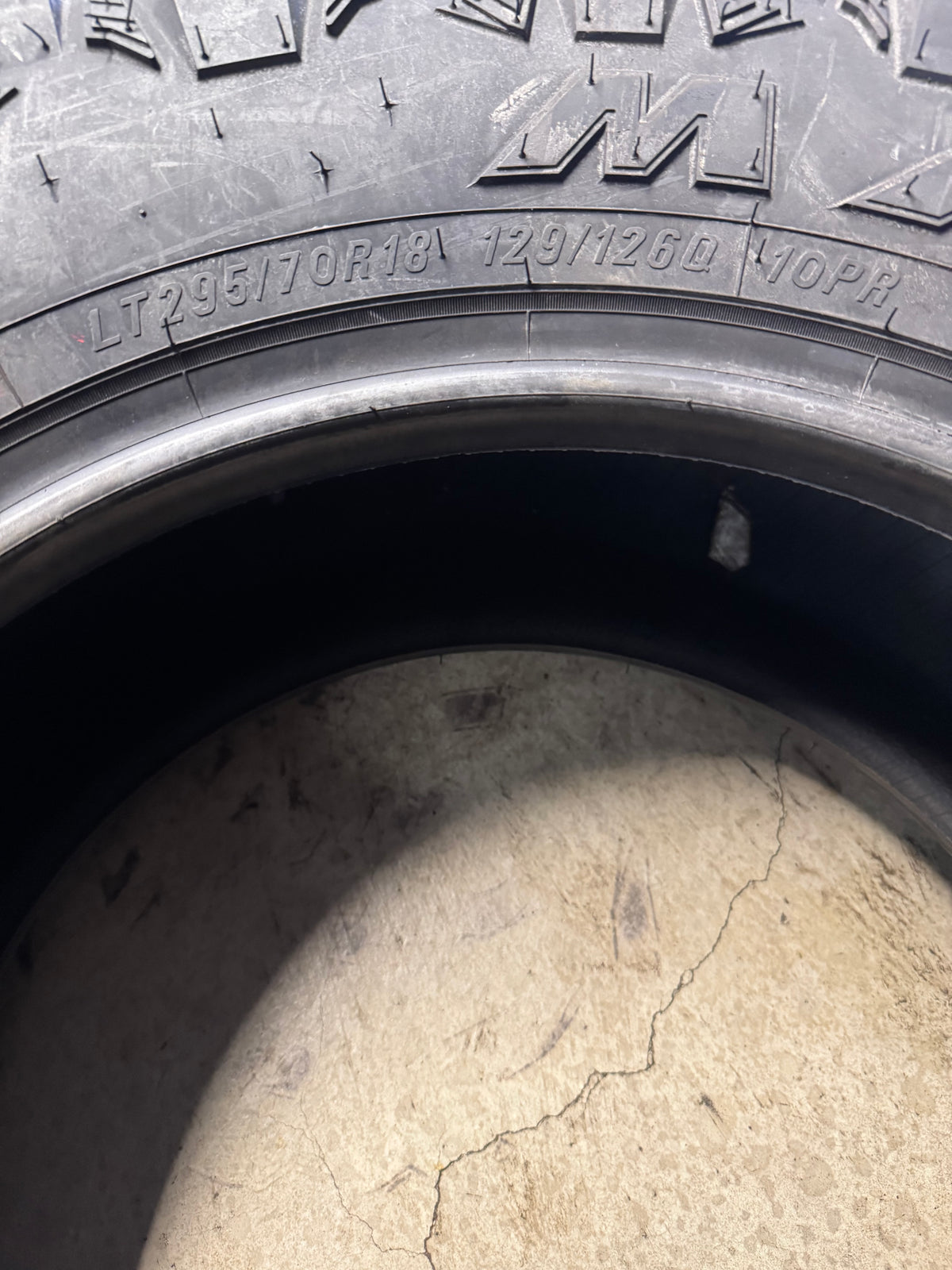 NOS MAXXIS RAZR MT BSW LT 295 70 18 129/126Q 10PLY MUD TERRAIN TIRE TL00421100