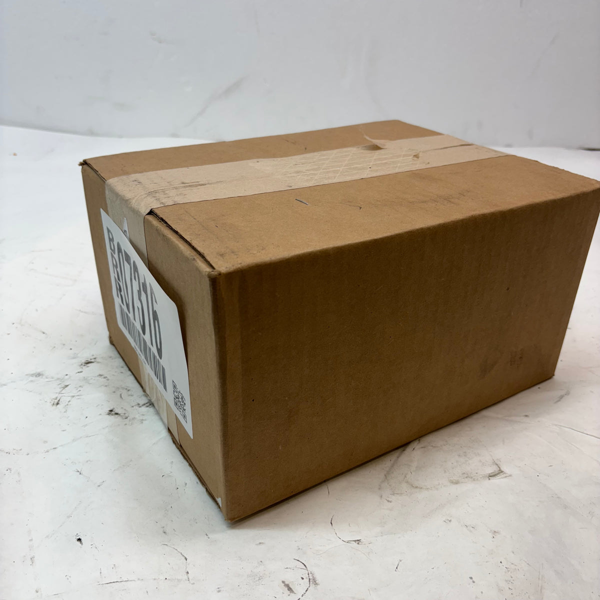USED GENUINE PORSCHE 964 FRONT DRIVER AND PASSENGER HUB ASSEMBLY