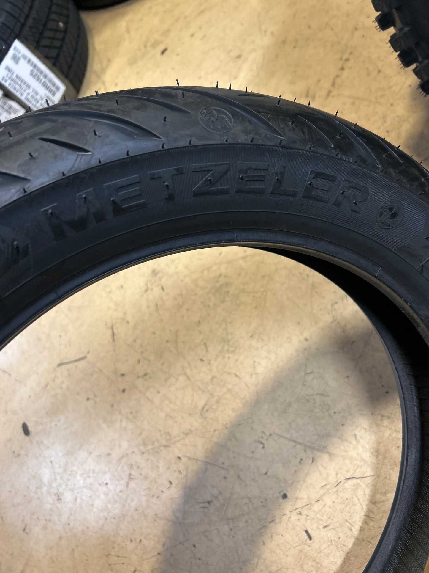 METZELER CRUISETEC BSW 130 80 17 65H FRONT MOTORCYCLE TIRE