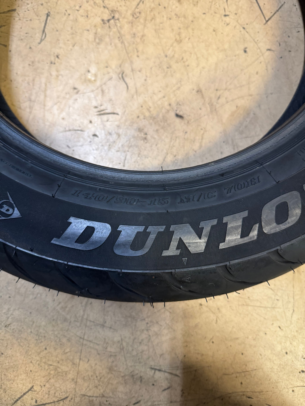 NOS DUNLOP ELITE 4 BSW 140 90 15 70H REAR MOTORCYCLE TIRE 45119043