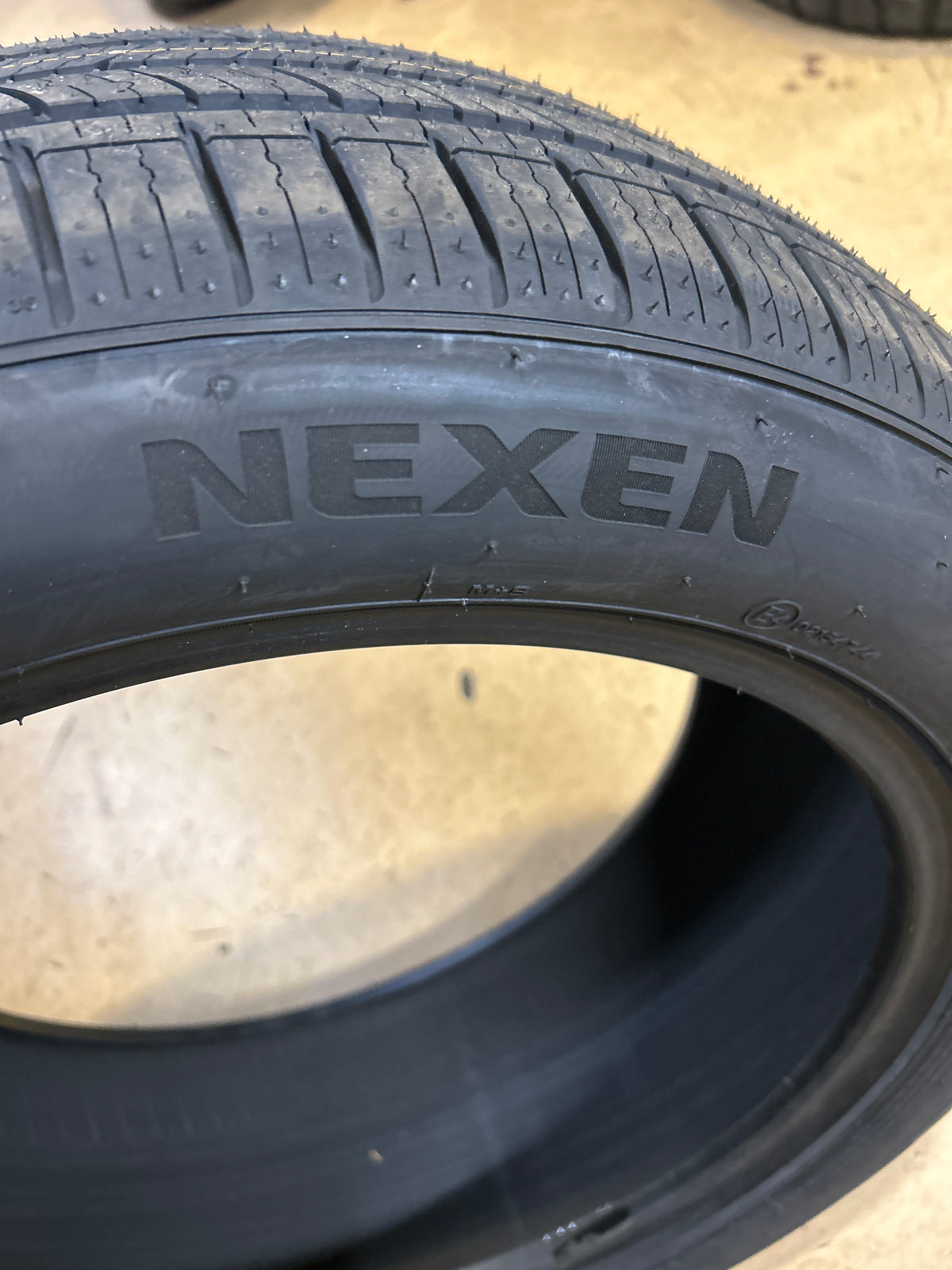 NEXEN NPRIZ S BSW P 215 50 18 92V ALL SEASON TIRE 12828NXK