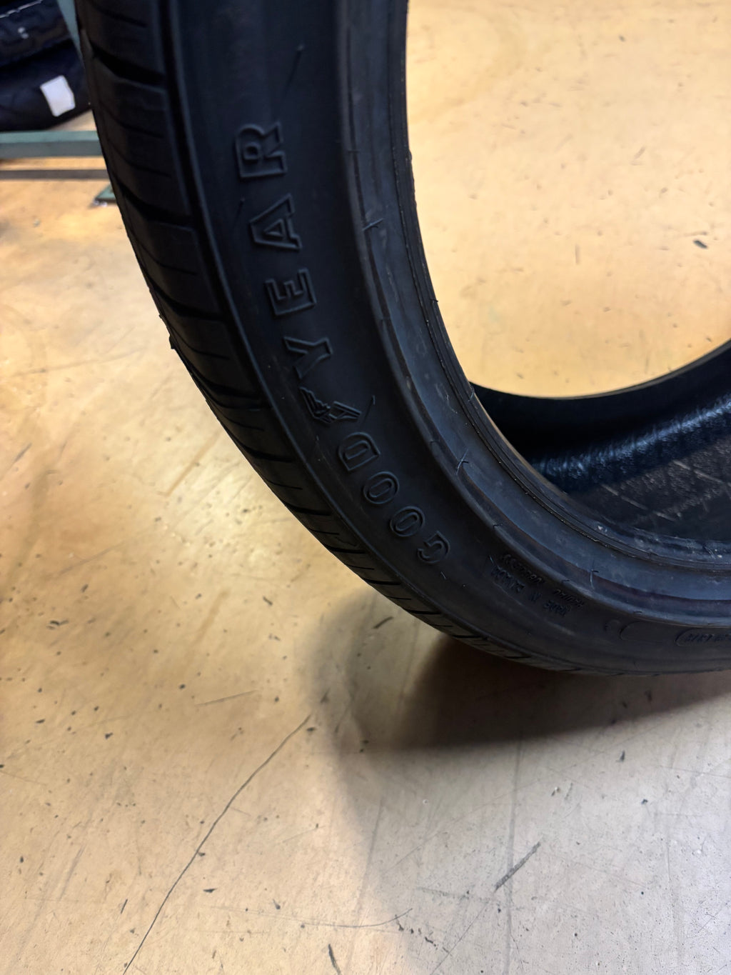 GOODYEAR EAGLE SPORT A/S P 235 40 18 95W SL ALL SEASON TIRE 109063366