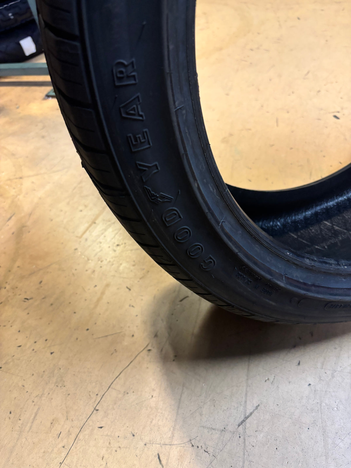 GOODYEAR EAGLE SPORT A/S P 235 40 18 95W SL ALL SEASON TIRE 109063366