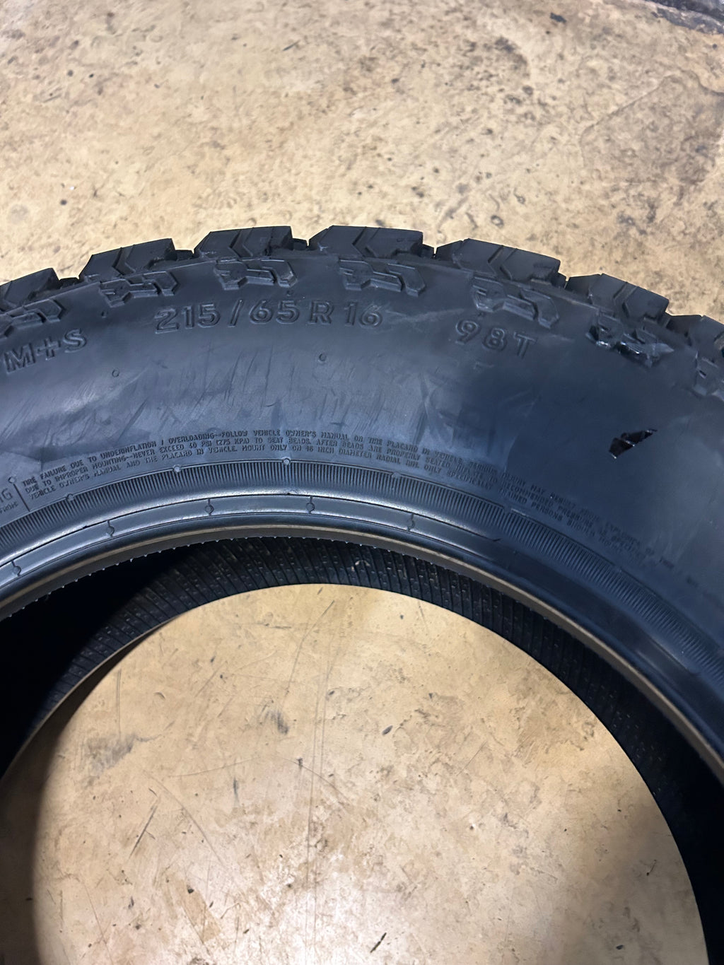 2 NOS GENERAL GRABBER A/T 2 BSW P 215 65 16 98T ALL TERRAIN TIRE 1546370000